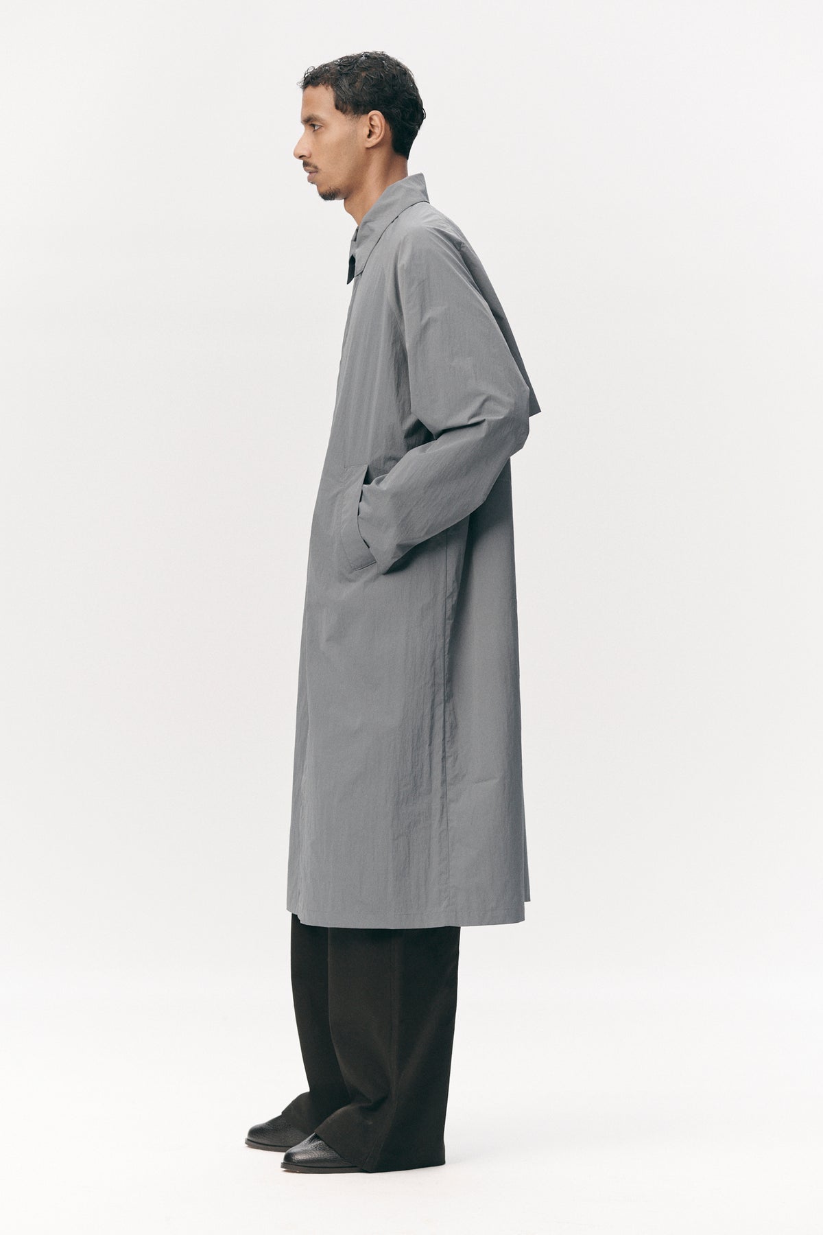 LONG COACH CRINCLE NYLON SS26 GREY BLUE