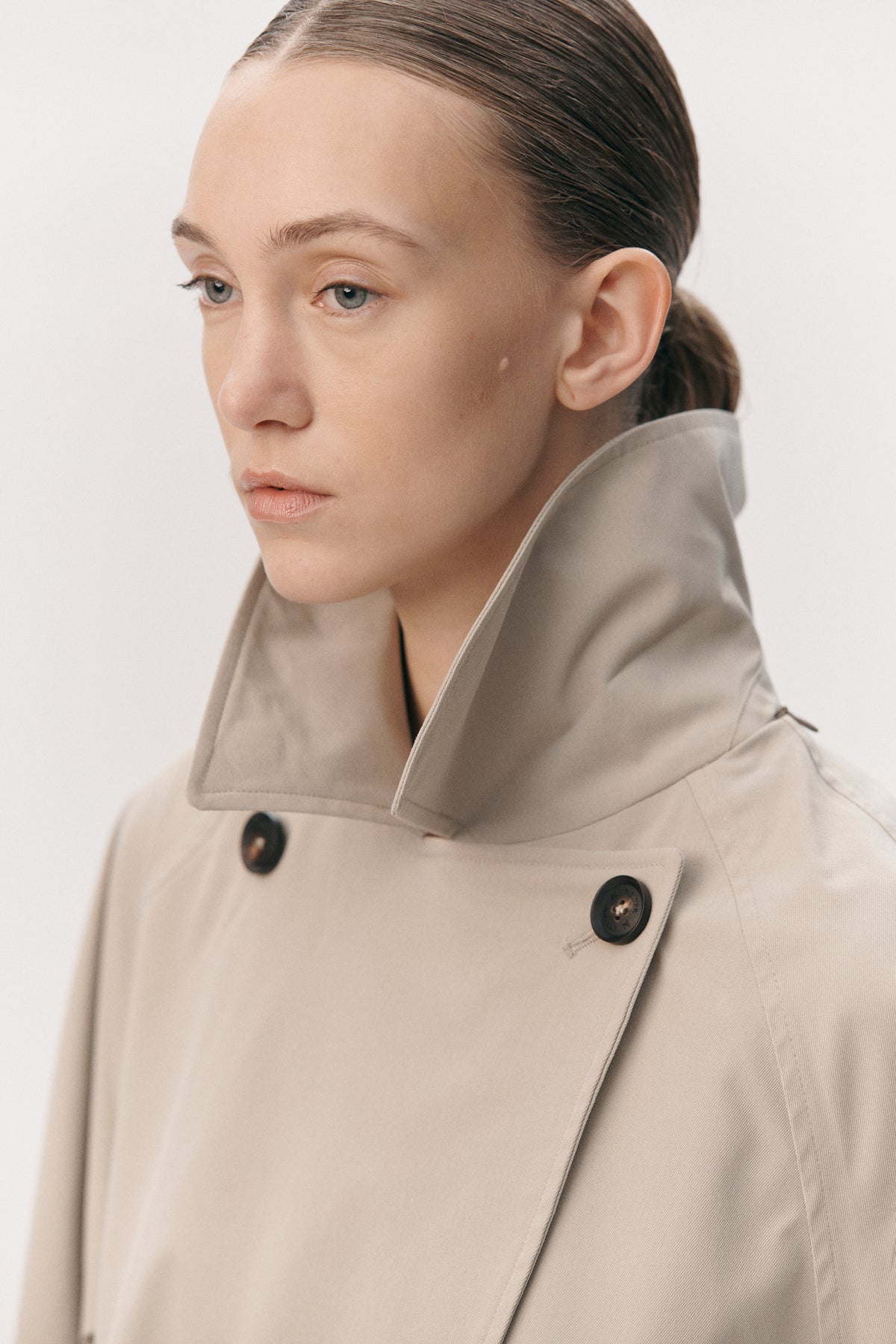 ROOMY TRENCH STRETCH TWILL SS26 LIGHT ARMY