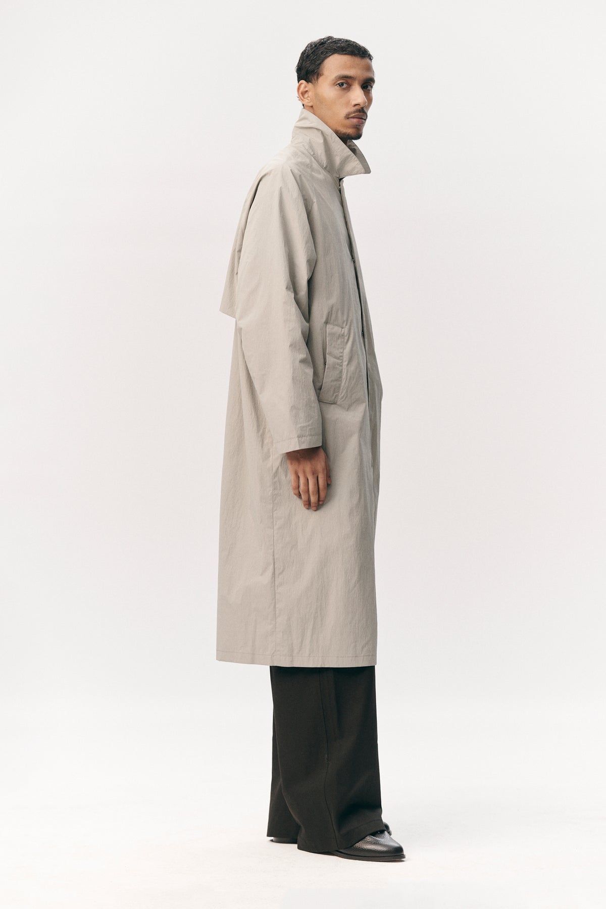 LONG COACH CRINCLE NYLON SS26 SAGE