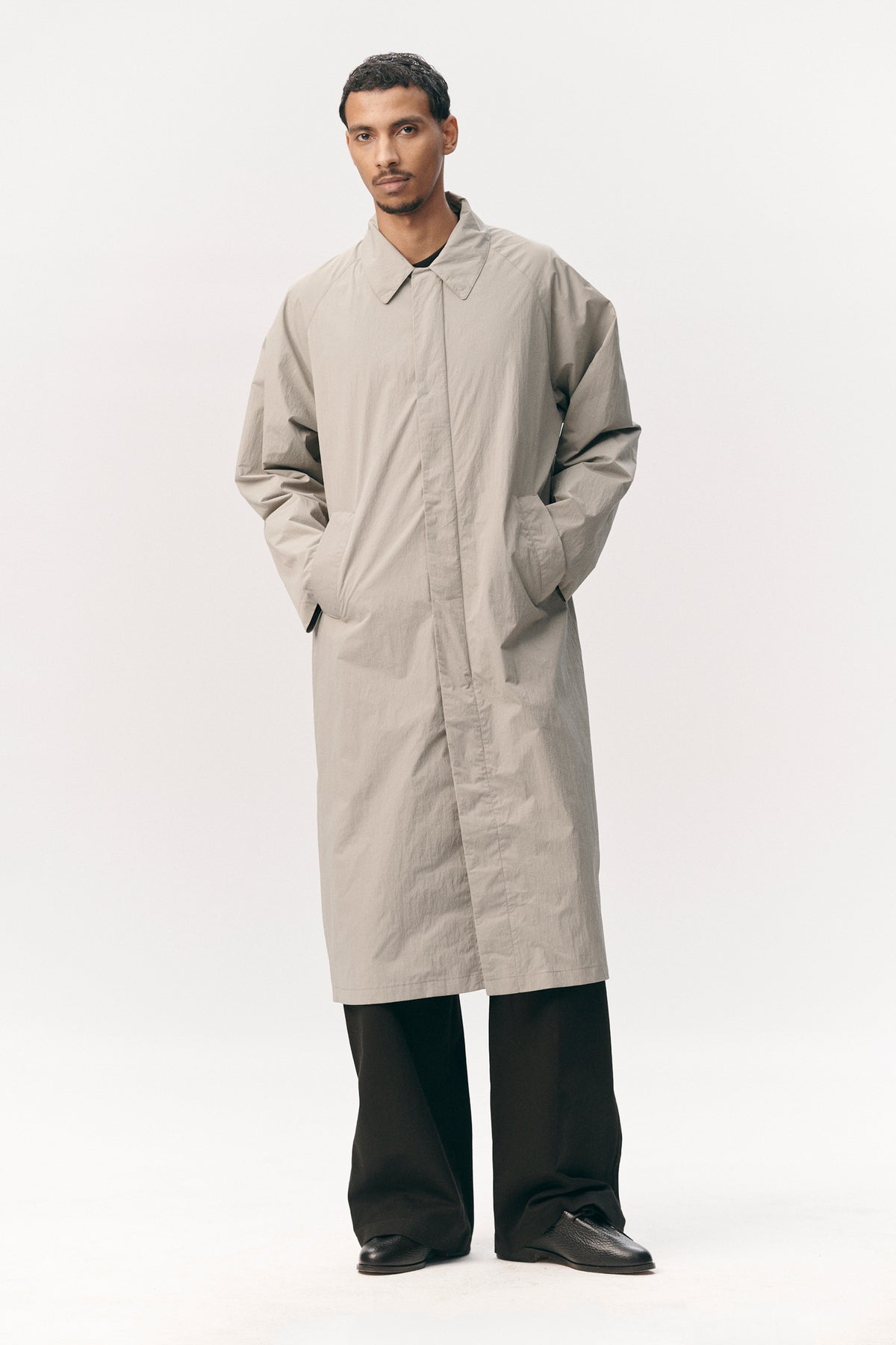 LONG COACH CRINCLE NYLON SS26 SAGE